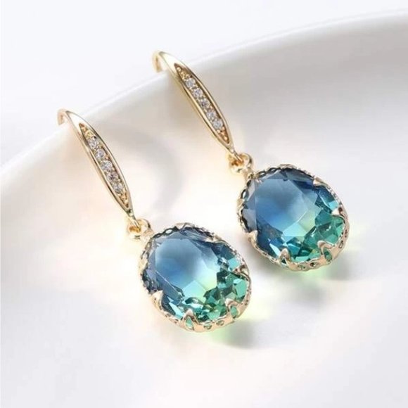 ⛔️SOLD⛔️ 2-Tone Glass Jewel Blue Green Ombre Rhinestones Drop Dangle Earrings - Picture 6 of 12